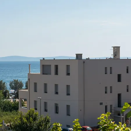 Luxury Near The Split