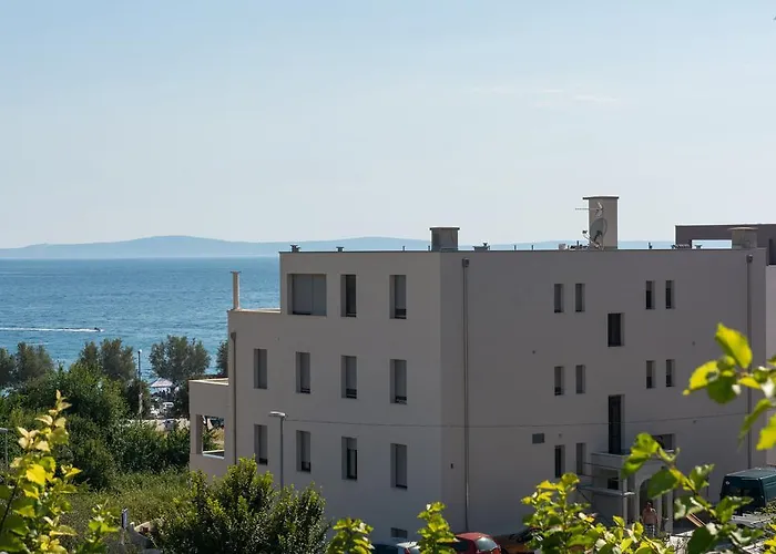 Luxury Near The Split