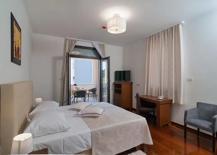 Luxury Near The 4* Split