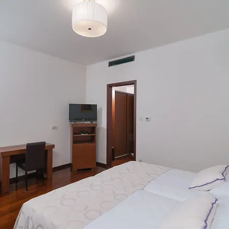Luxury Near The بيت ضيافة