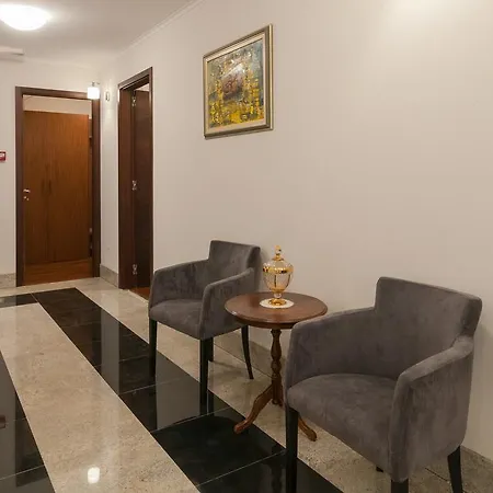 بيت ضيافة Luxury Near The سبليت