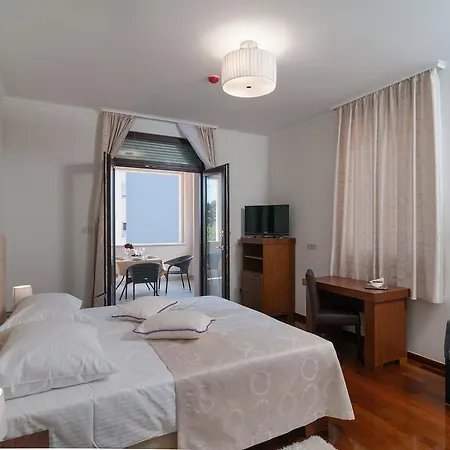Luxury Near The 4* سبليت