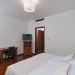 Luxury Near The Beach Gostinjska kuća