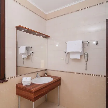 Luxury Near The Konukevi