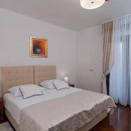 Luxury Near The Beach Guest house