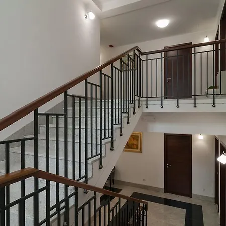 Konukevi Luxury Near The Split